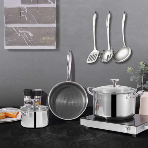 مجموعة قطع من أواني الطهي المصنوعة من الفولاذ المقاوم للصدأ