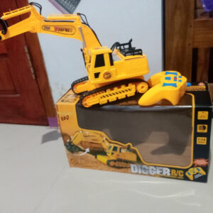 حفار يعمل بالتحكم عن بعد